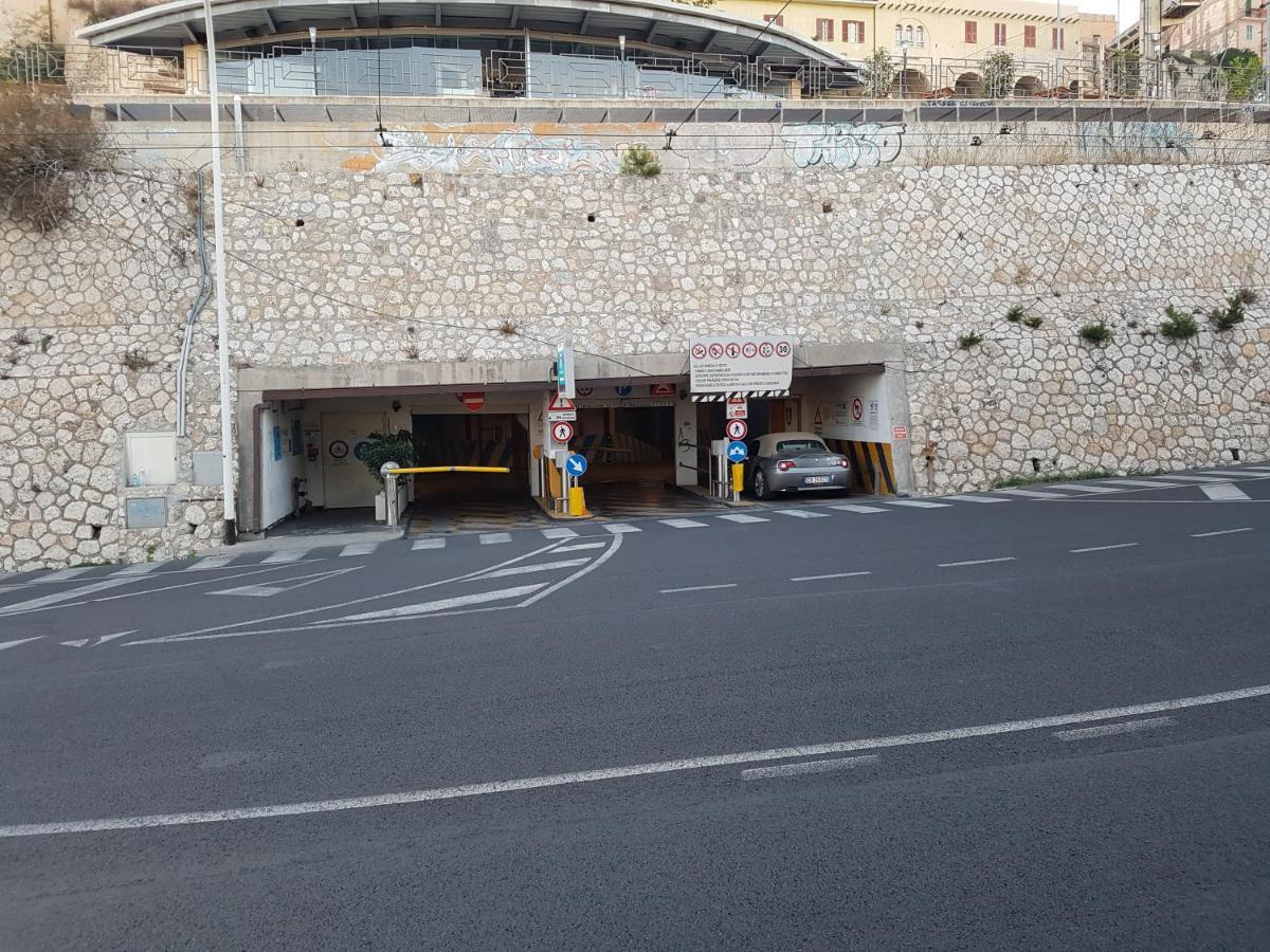 Studio Apartments Boutique Al Bastione Di كالياري المظهر الخارجي الصورة