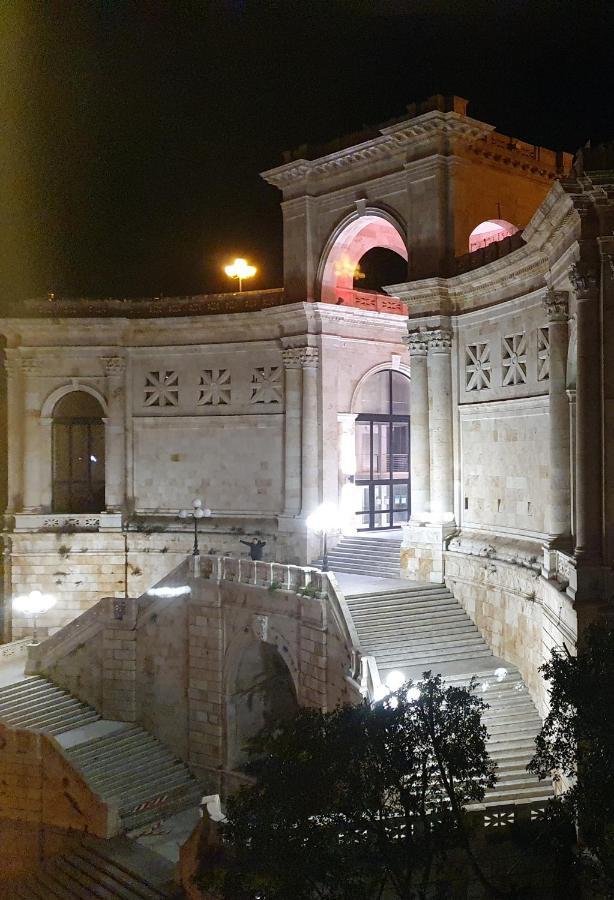 Studio Apartments Boutique Al Bastione Di كالياري المظهر الخارجي الصورة